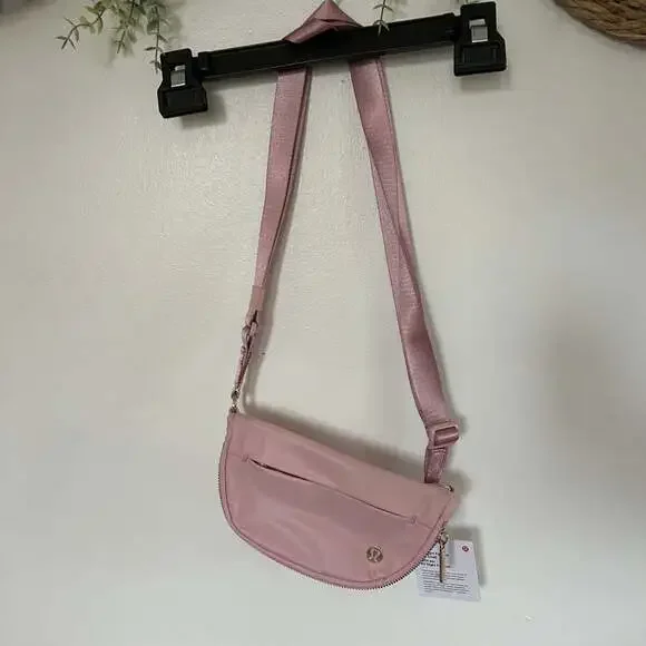 All Night Festival Bag Micro 2L Pink Pastel Gold Logo - Picture 7 of 7